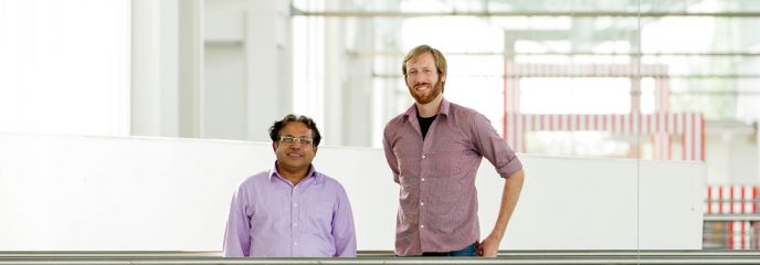 TUM Ambassador Amaresh Chakrabarti and TUM Alumnus Paul Bockelmann.